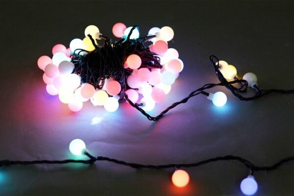 A-002A LED RGB гирлянда светодиодная 10м 100LED c насадками "шарик", зеленый провод A-002A LED RGB гирлянда светодиодная 10м 100LED c насадками «шарик», зеленый провод