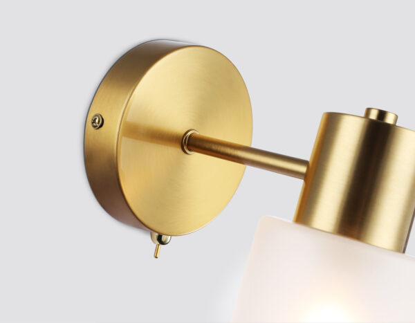 TR9586_macro1 TR9586 BS латунь E14 max 40W 175*100*195