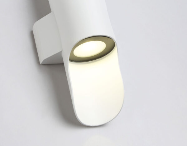 ST4533_macro ST4533 WH белый LED 4200K 8W IP54 220*66*100