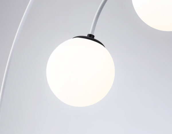 TR2572_macro1-2 TR2572/4 WH/BK белый/черный E27/4 max 60W D790*1120